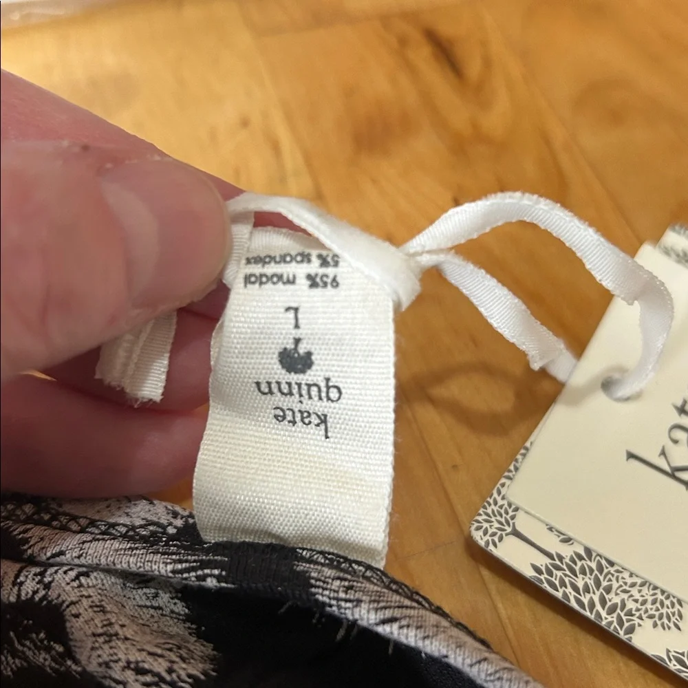Kate Quinn panda face bib